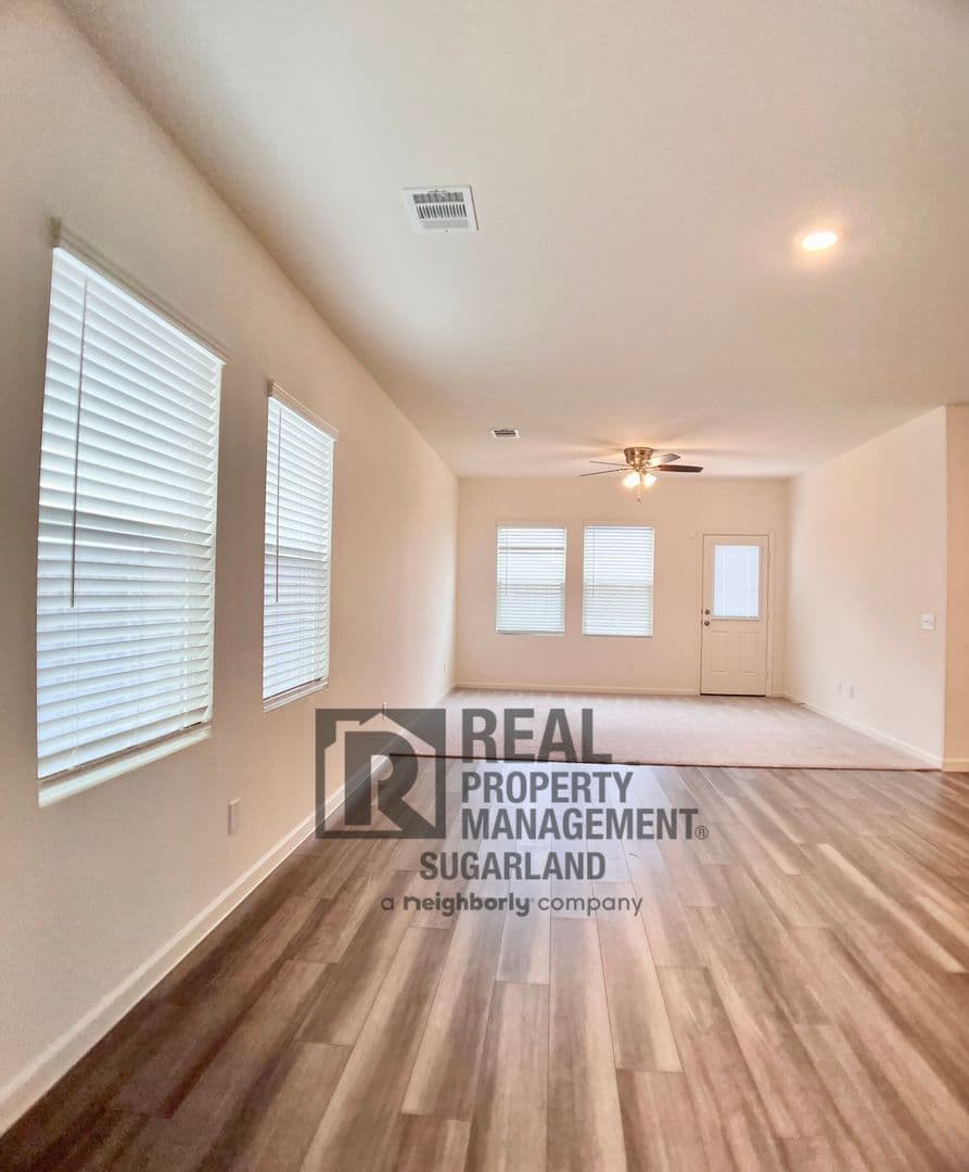 Richmond House: 6330 Highland Bend Drive