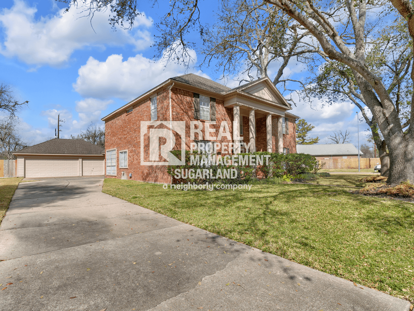 Sugar Land House: 4410 Heatherwilde St
