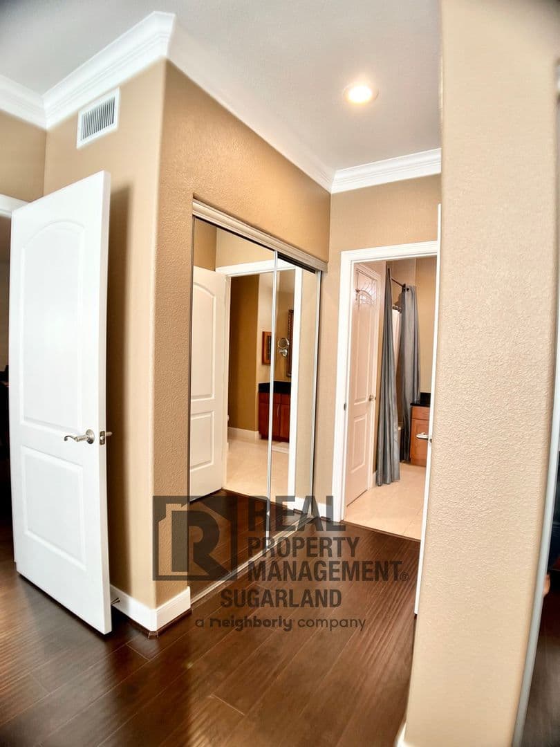 Sugar Land Condo: 2299 Lone Star Dr. #334