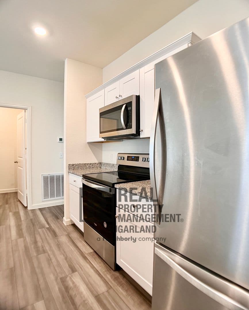 Richmond House: 6330 Highland Bend Drive