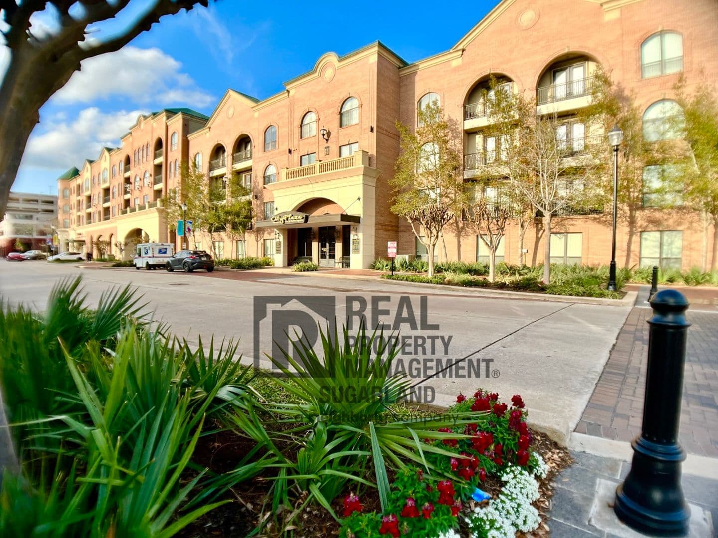 Sugar Land Condo: 2299 Lone Star Dr. #334