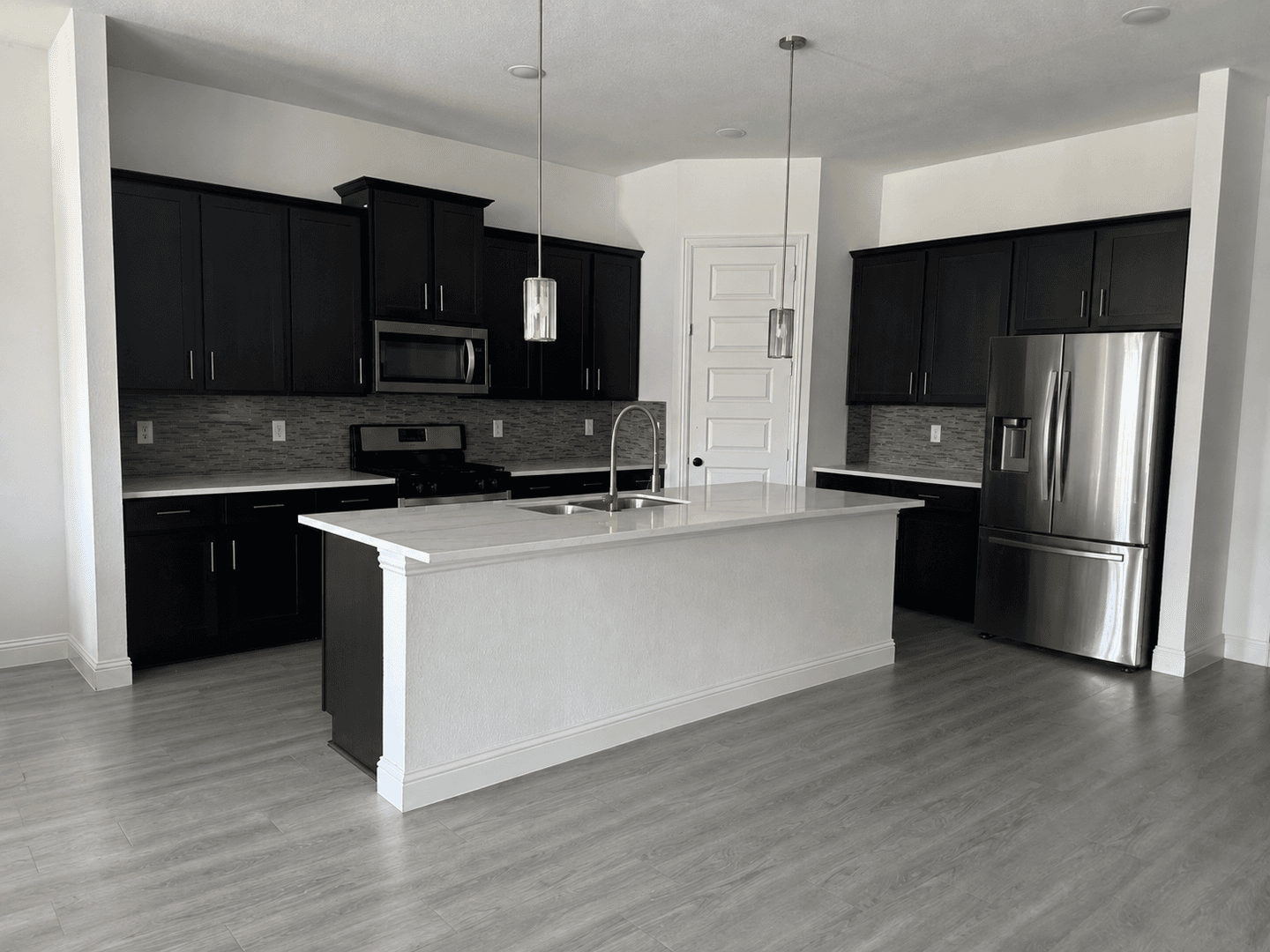 Aubrey House: 1516 White water way