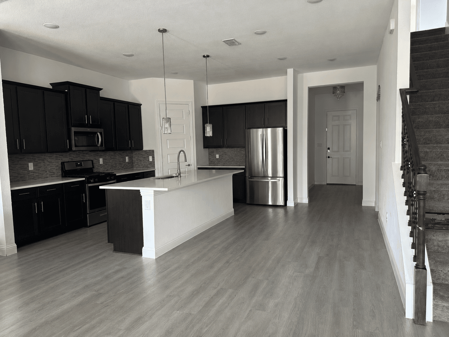 Aubrey House: 1516 White water way