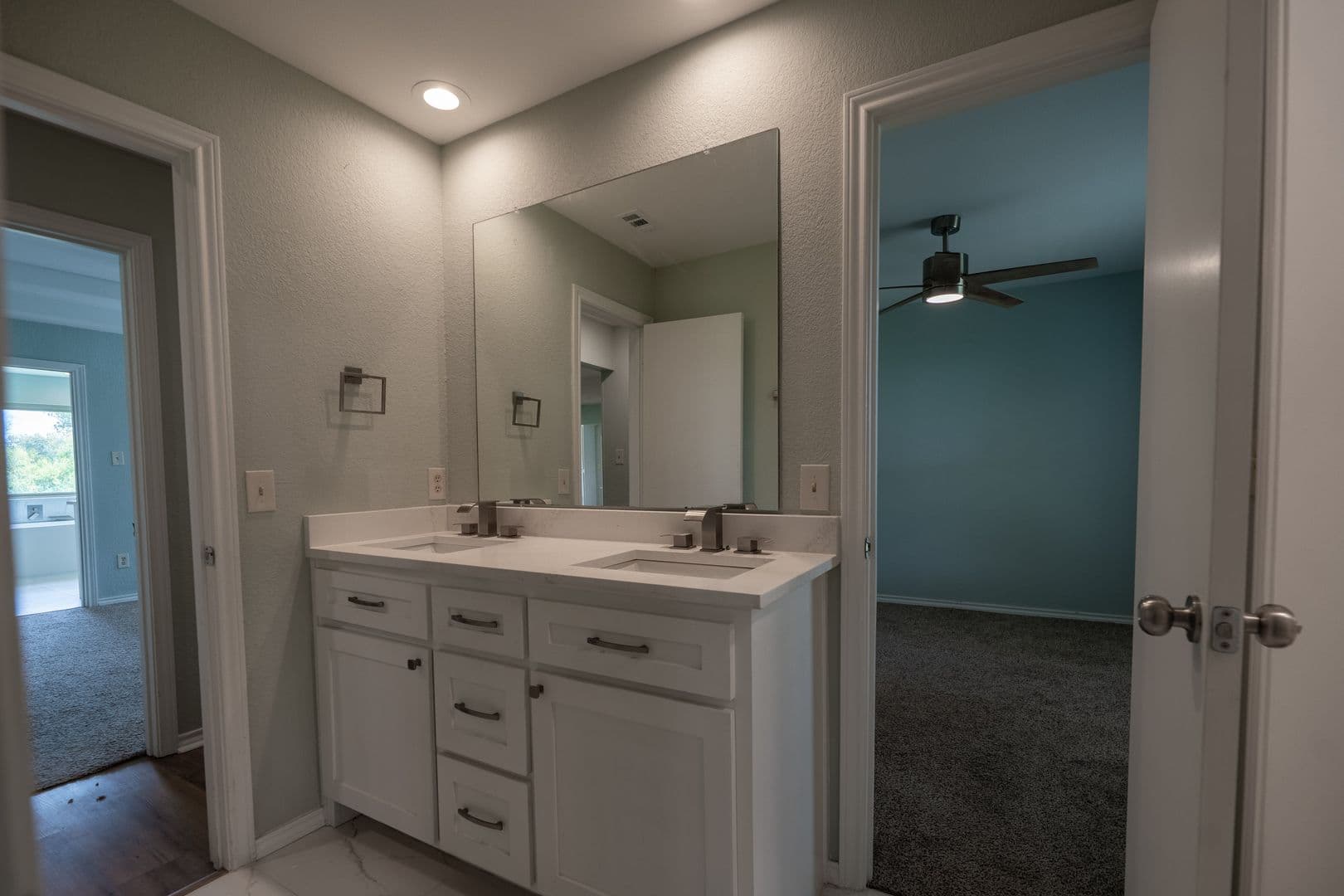 Forney House: 16612 Scenic Cir