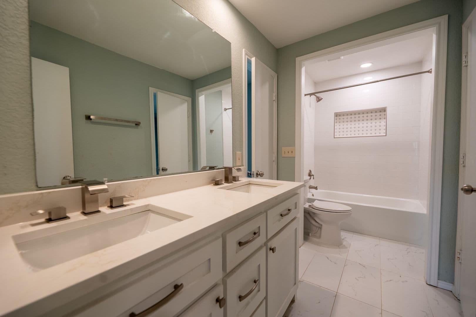 Forney House: 16612 Scenic Cir