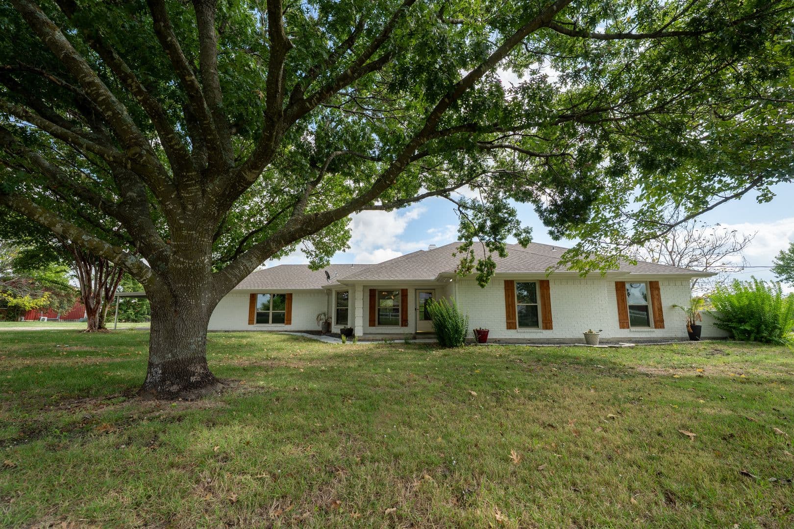 Forney House: 16612 Scenic Cir