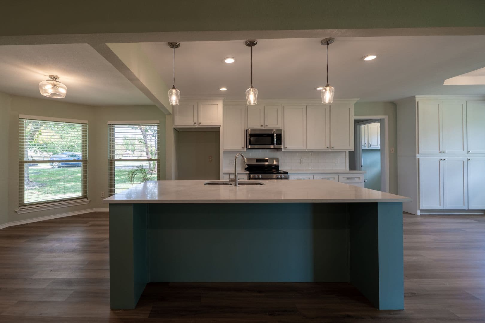 Forney House: 16612 Scenic Cir