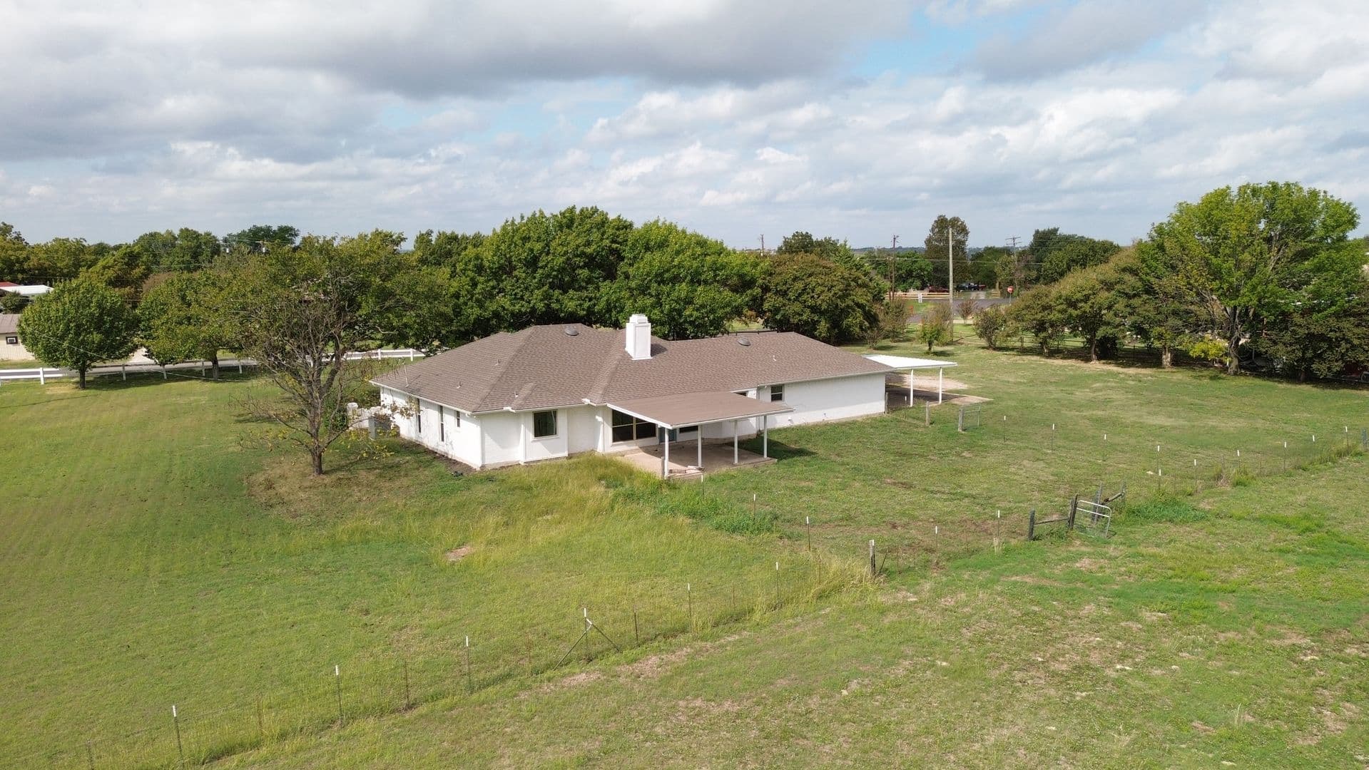 Forney House: 16612 Scenic Cir