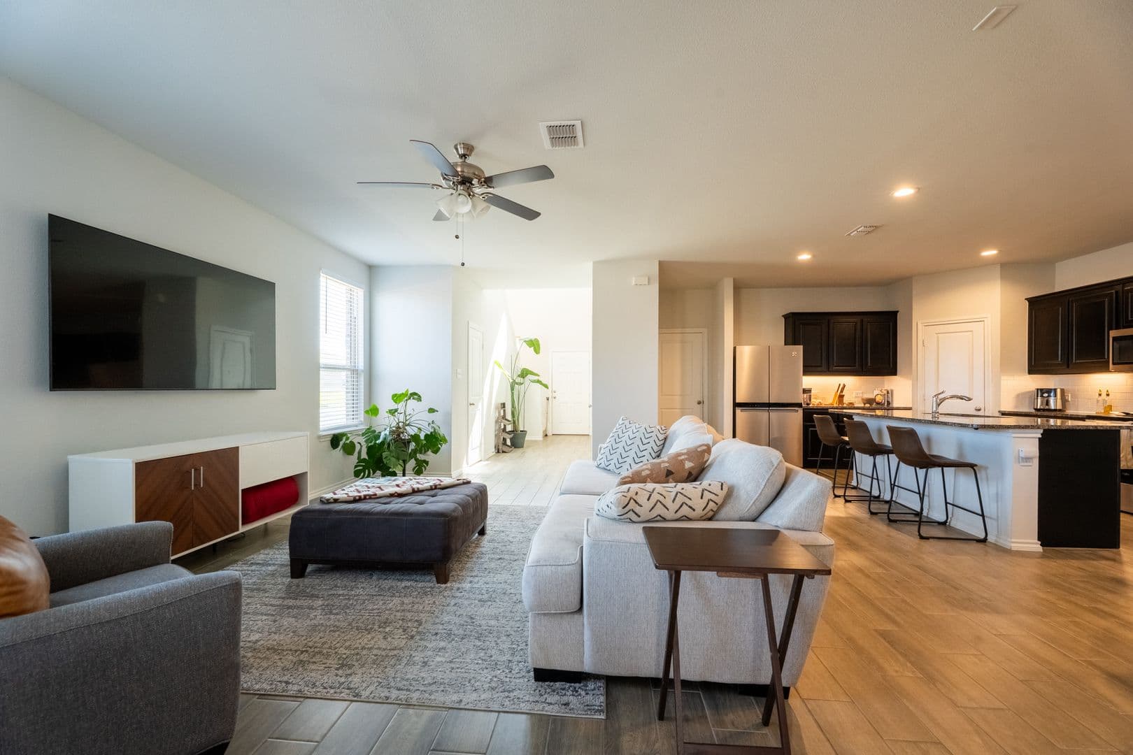 Aubrey House: 1000 King St