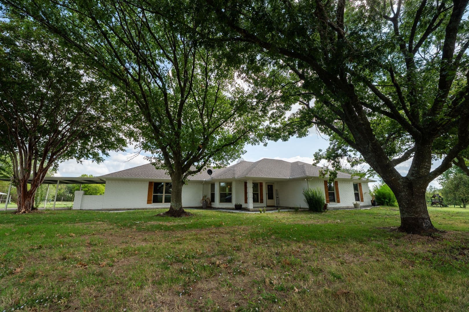 Forney House: 16612 Scenic Cir
