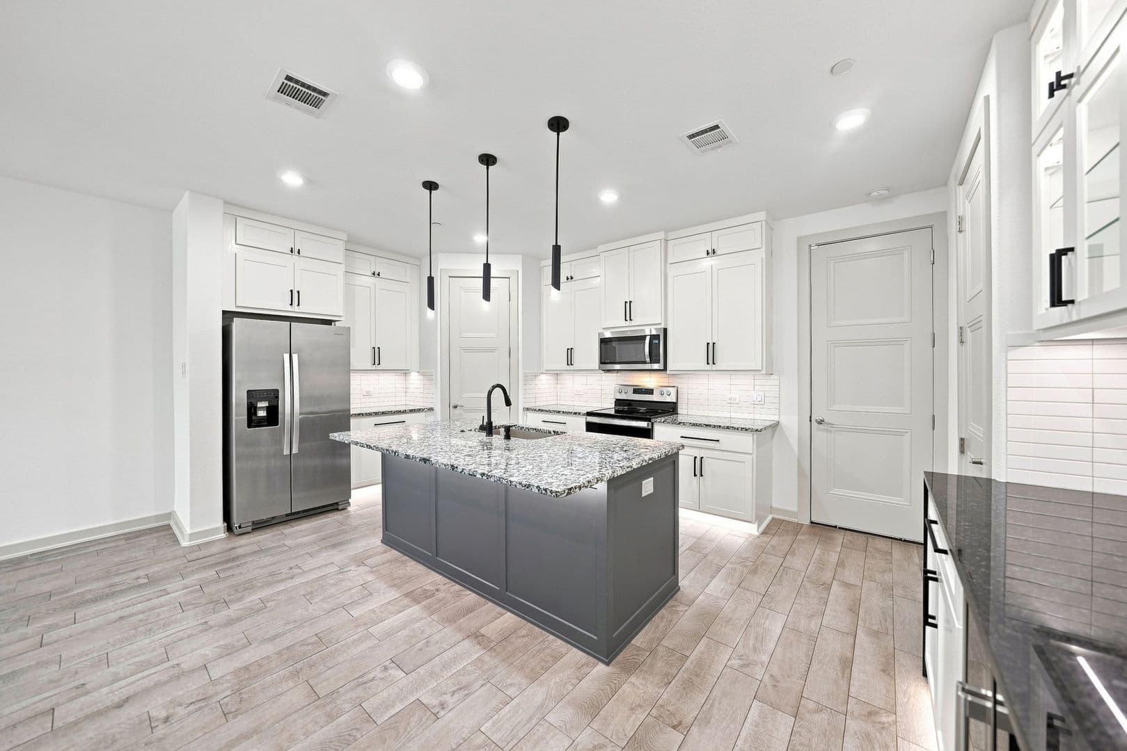 Allen Townhome: 1652 Jessica Dr