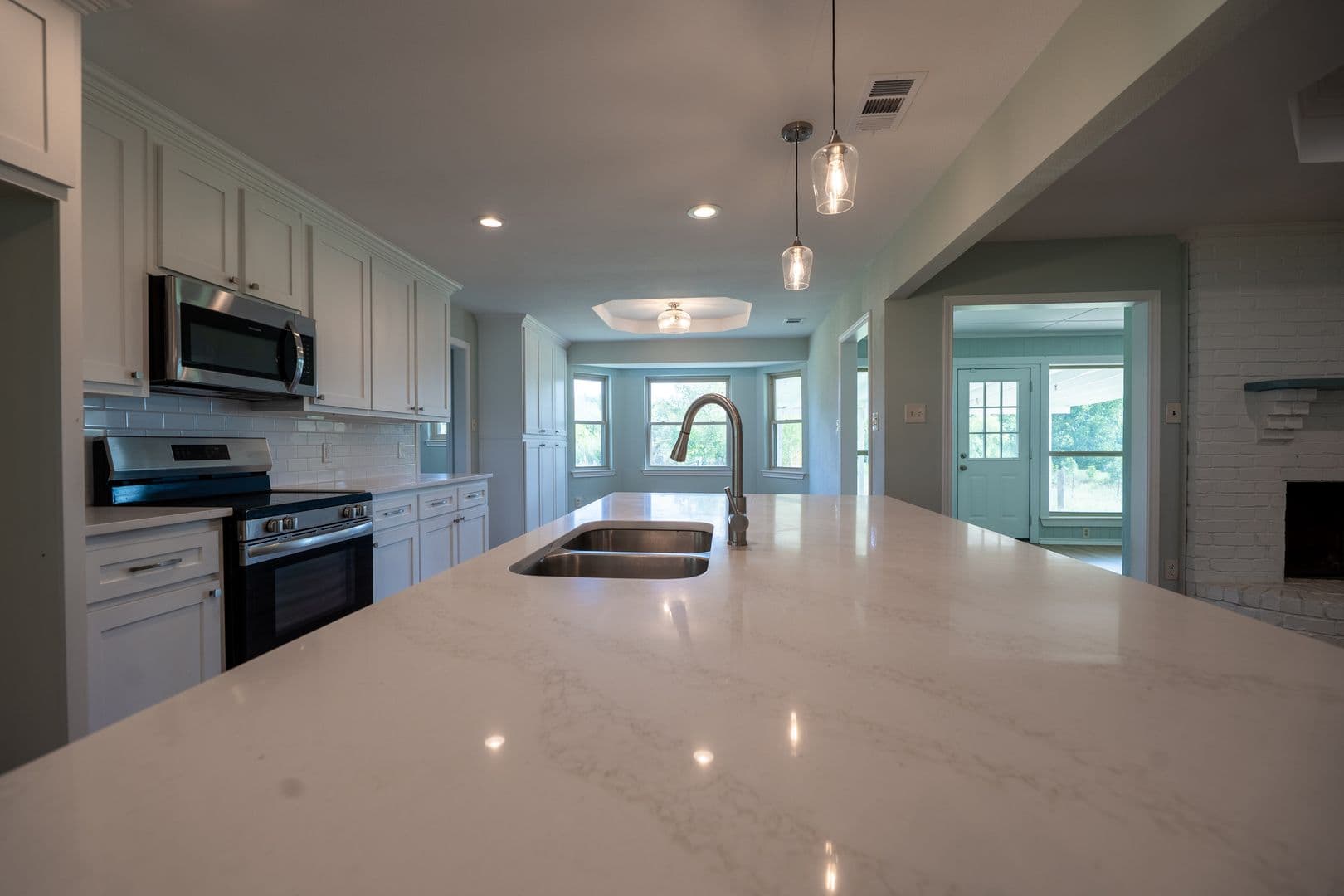 Forney House: 16612 Scenic Cir