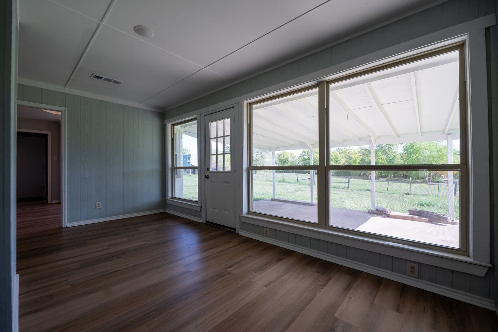 Forney House: 16612 Scenic Cir