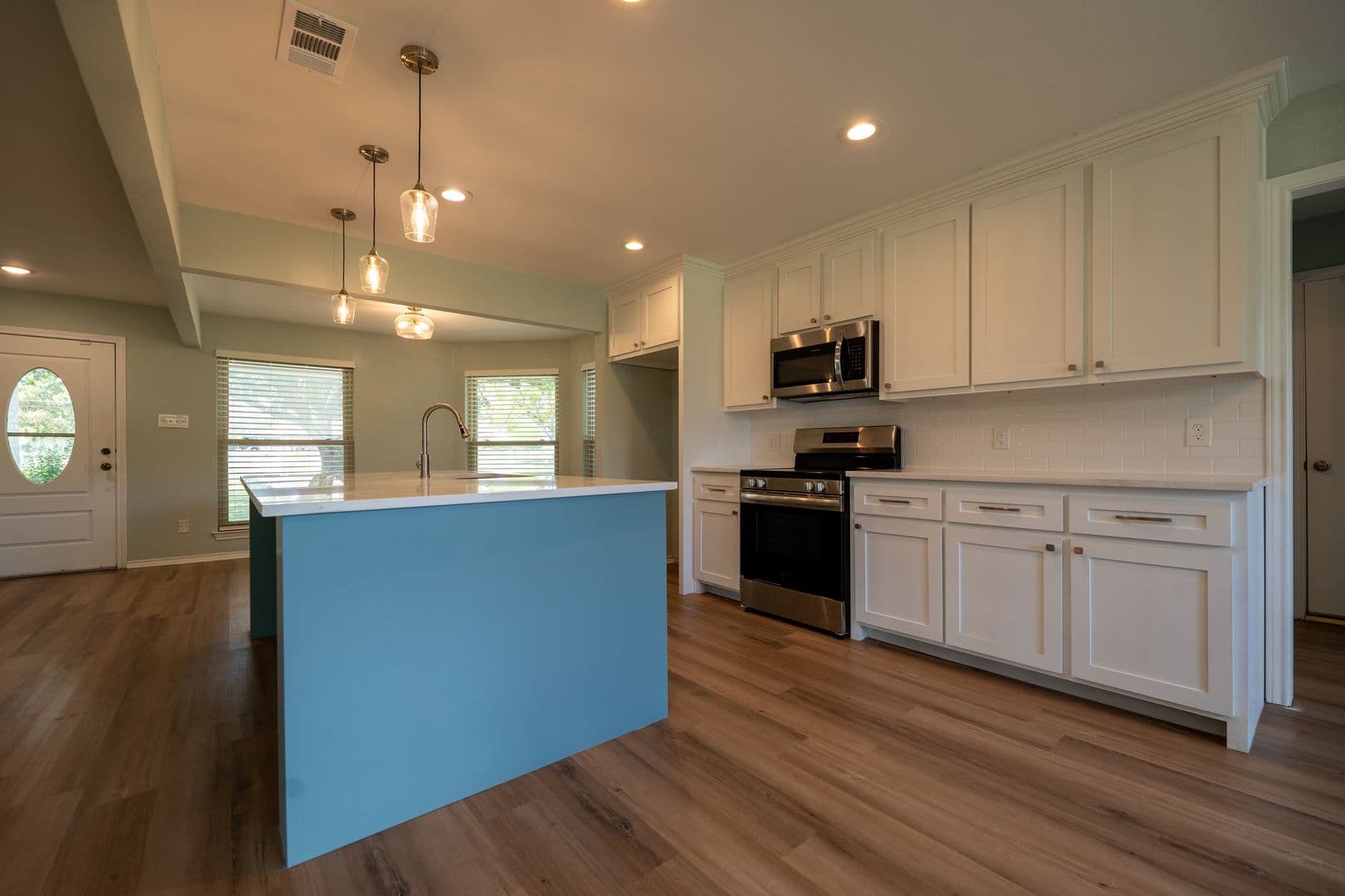 Forney House: 16612 Scenic Cir