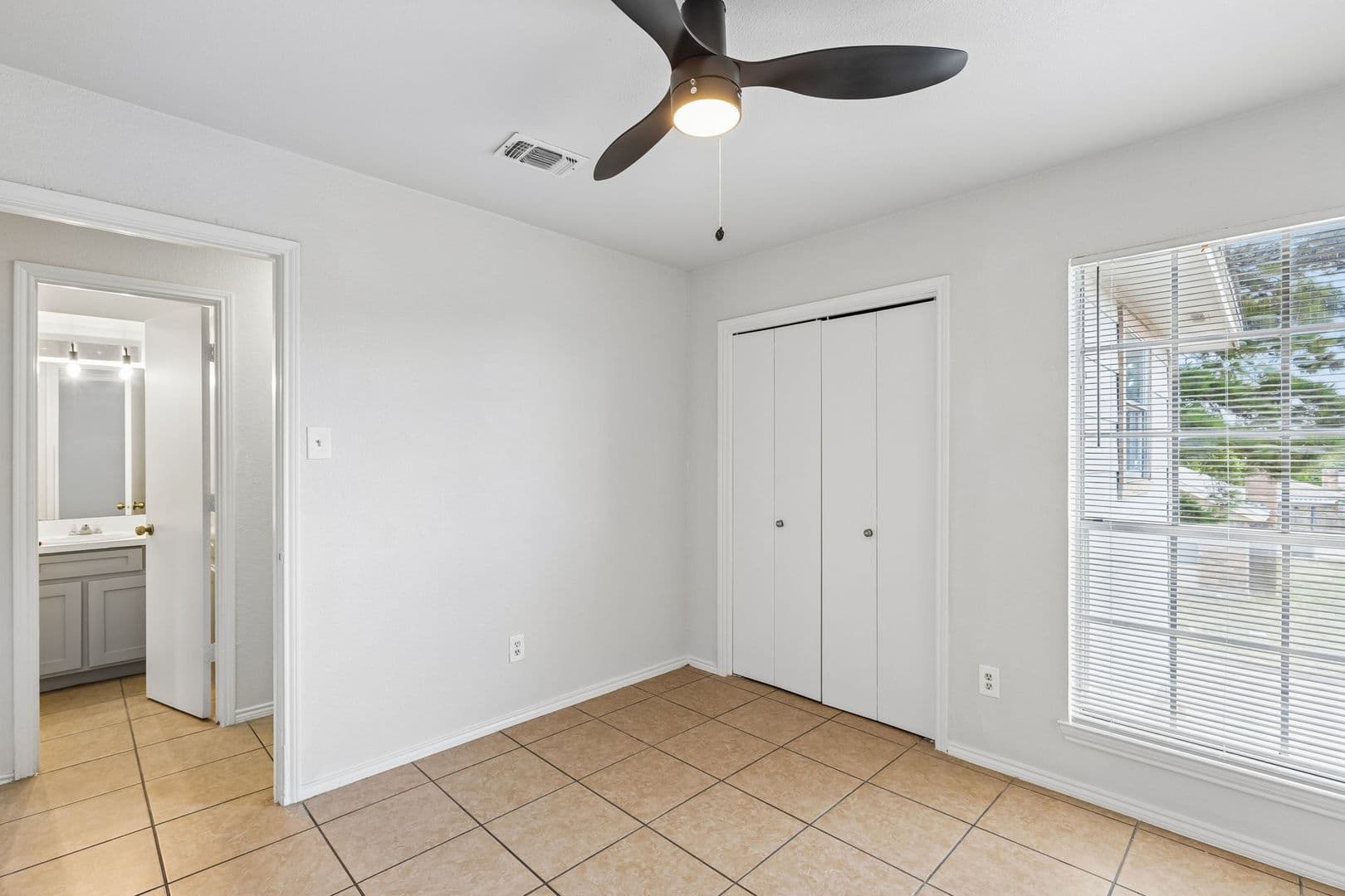 Arlington Condo: 2005 Minnie Drive - Unit 1B