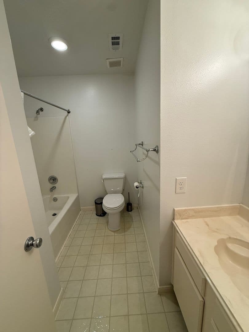 Spring House: 2722 Springstone Dr