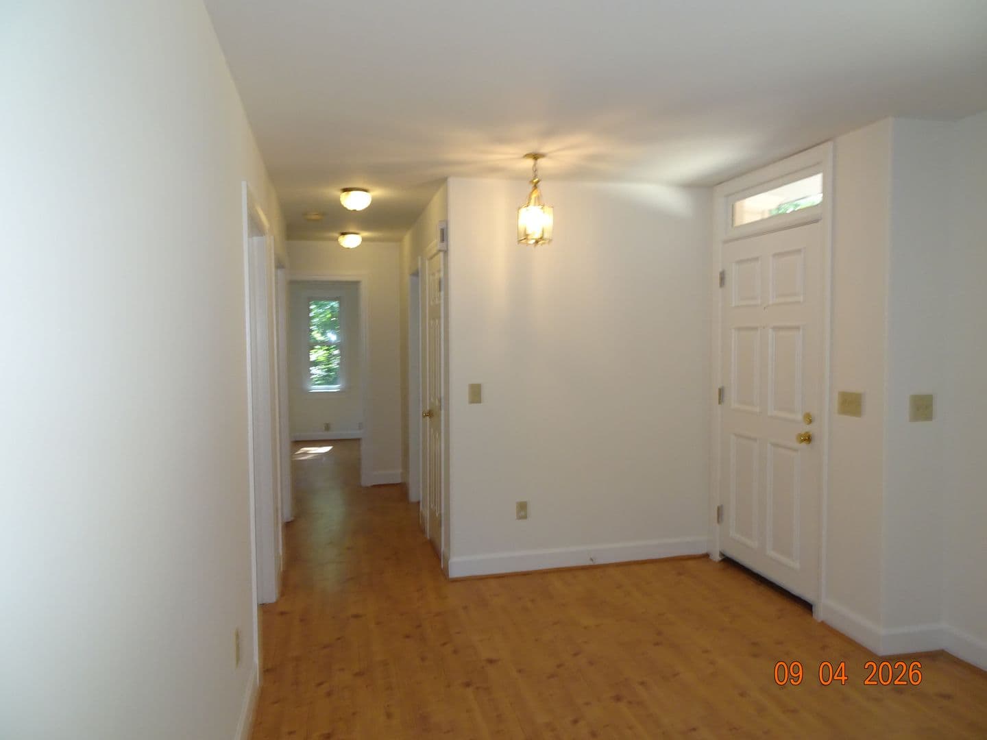 Williamsburg House: 1350 Jamestown Road