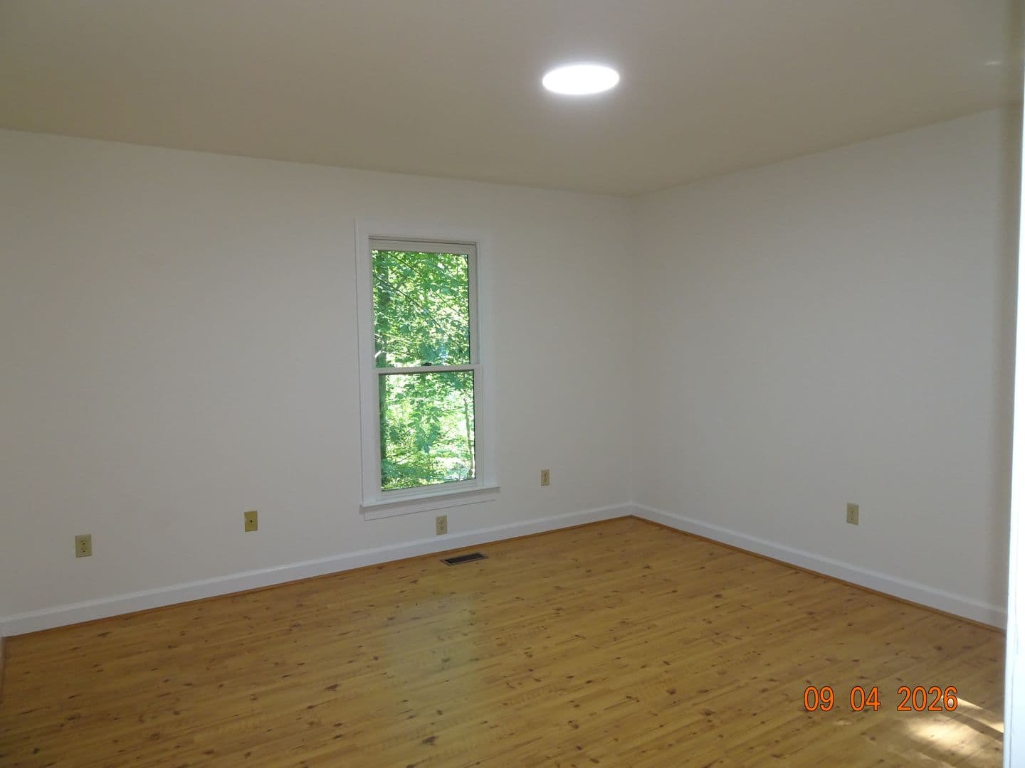 Williamsburg House: 1350 Jamestown Road