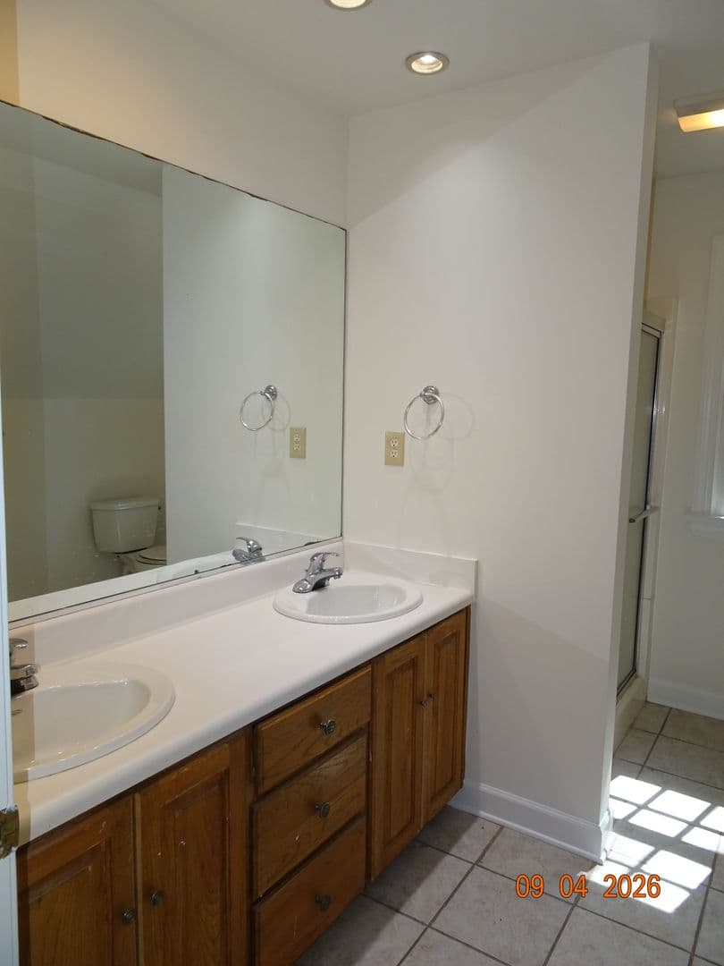 Williamsburg House: 1350 Jamestown Road