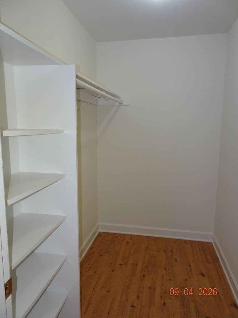 Williamsburg House: 1350 Jamestown Road