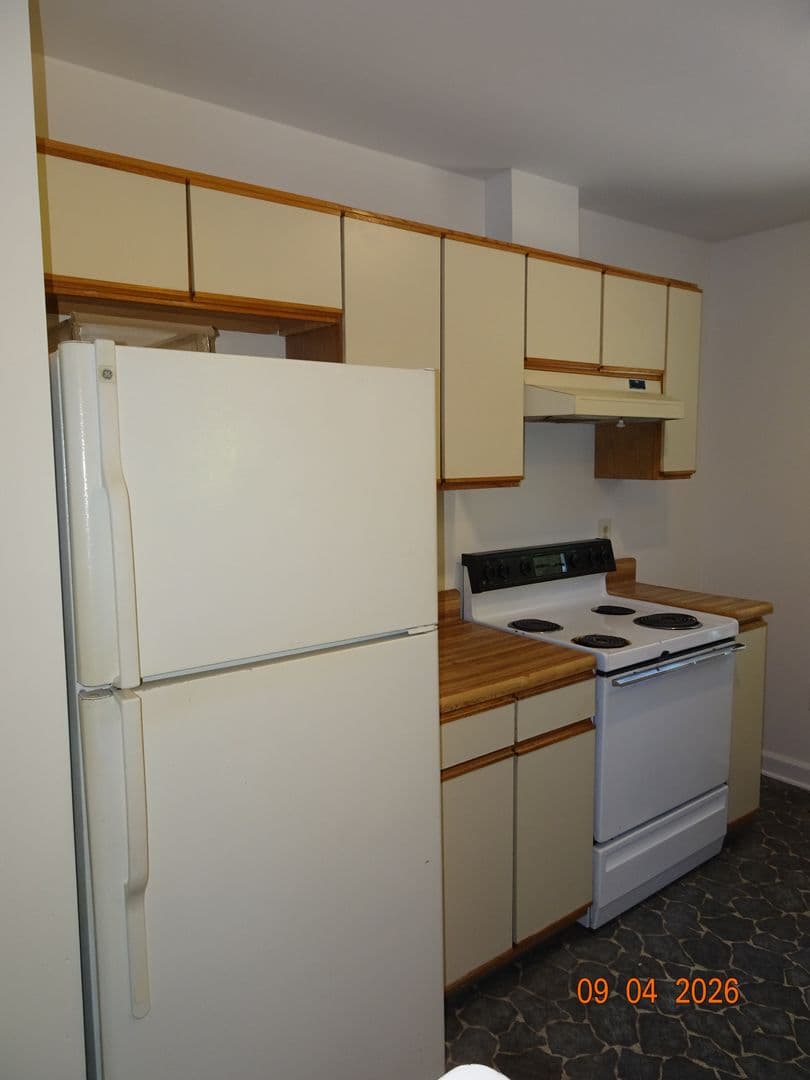 Williamsburg House: 1350 Jamestown Road