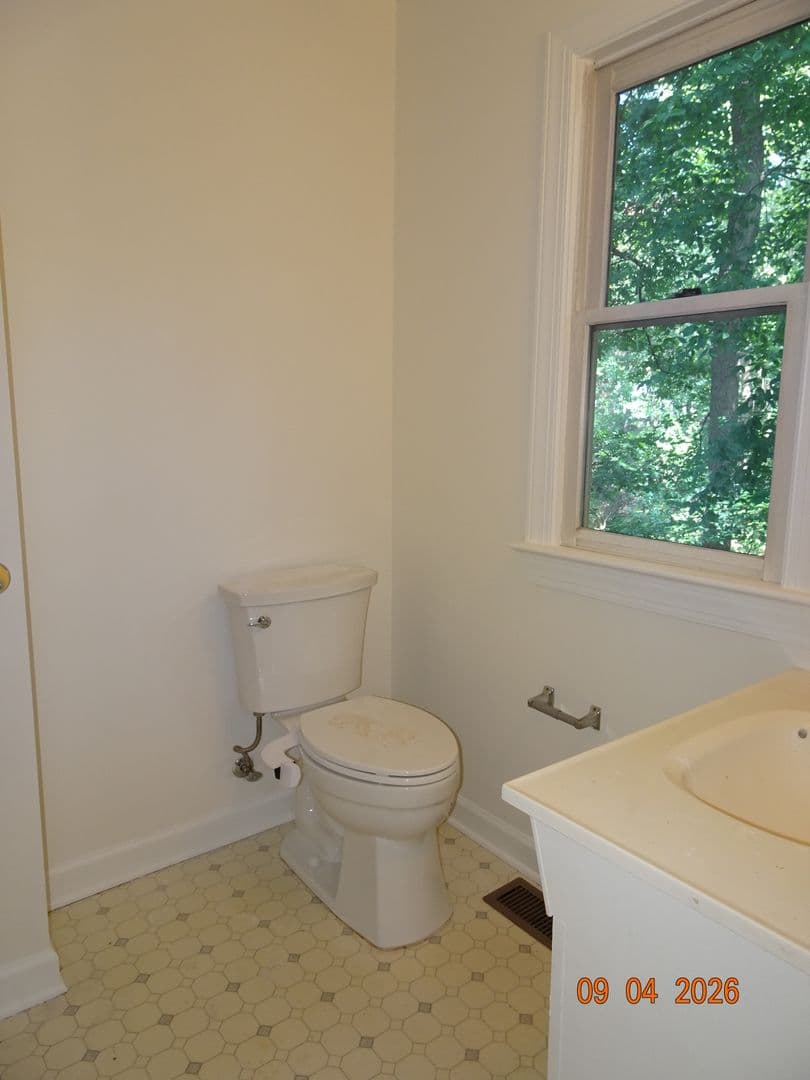 Williamsburg House: 1350 Jamestown Road