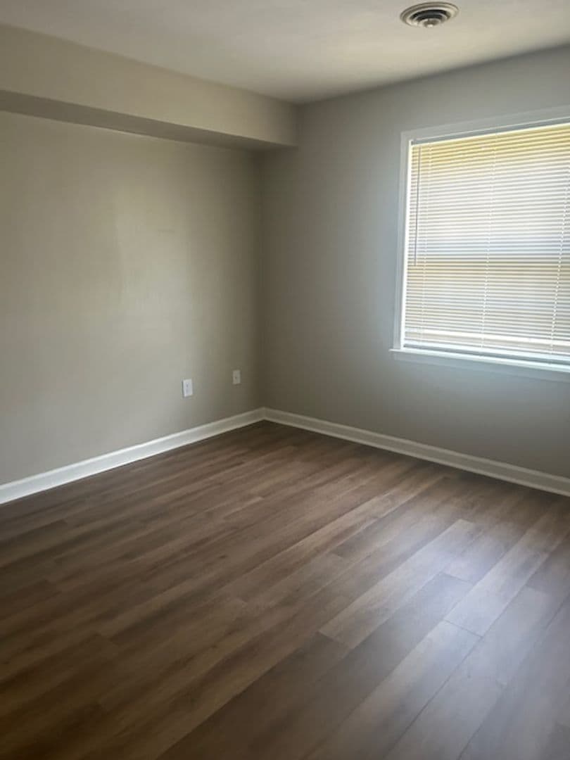 Roanoke Apartment: 515 25th Street SW