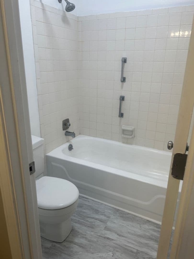 Roanoke Apartment: 515 25th Street SW