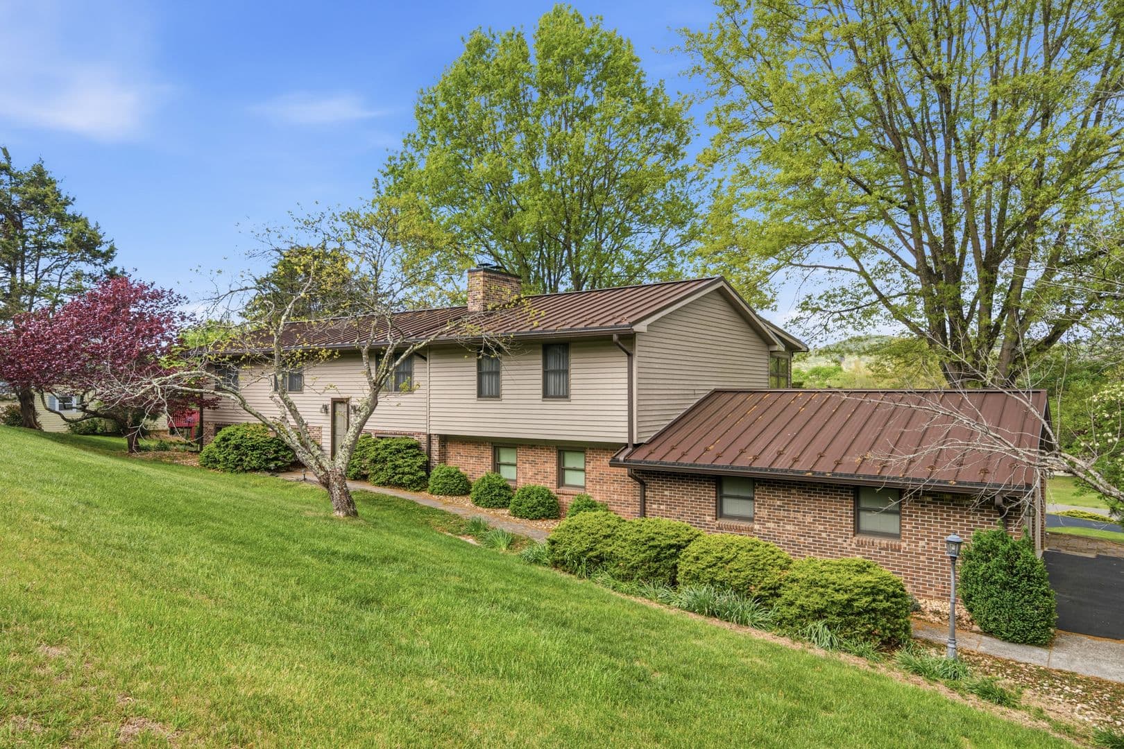 Blacksburg House: 1721 Plank Road