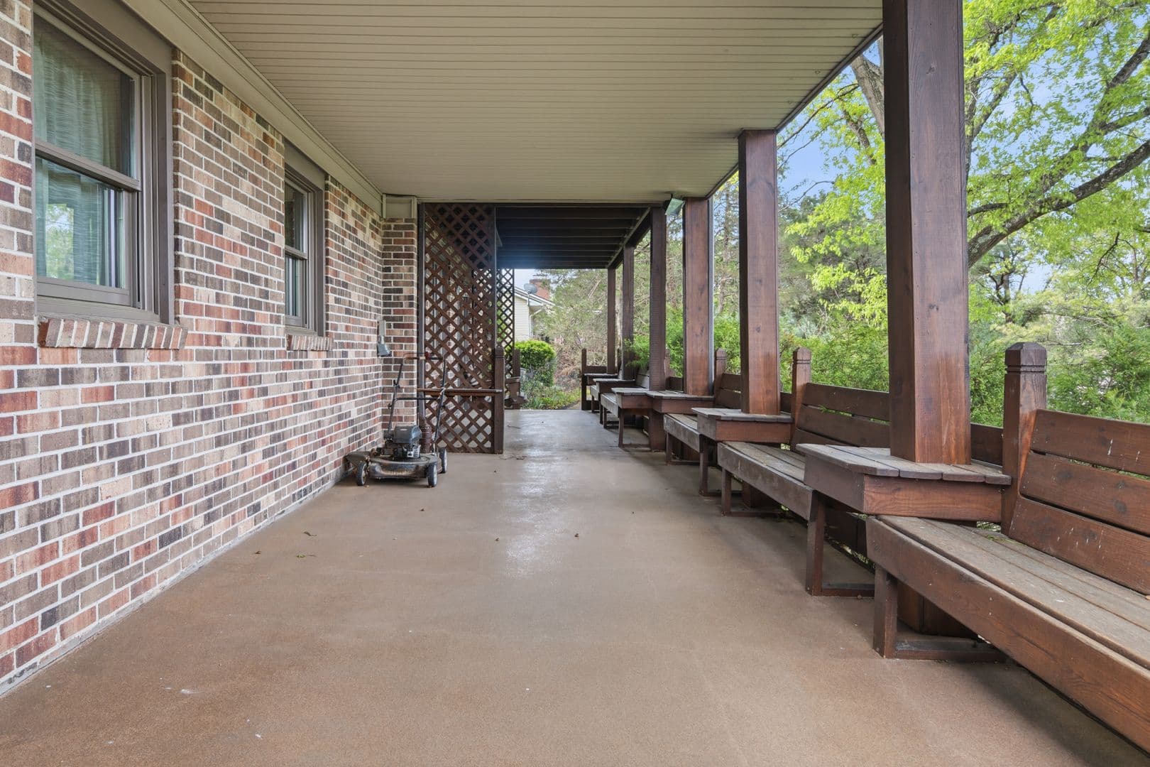 Blacksburg House: 1721 Plank Road