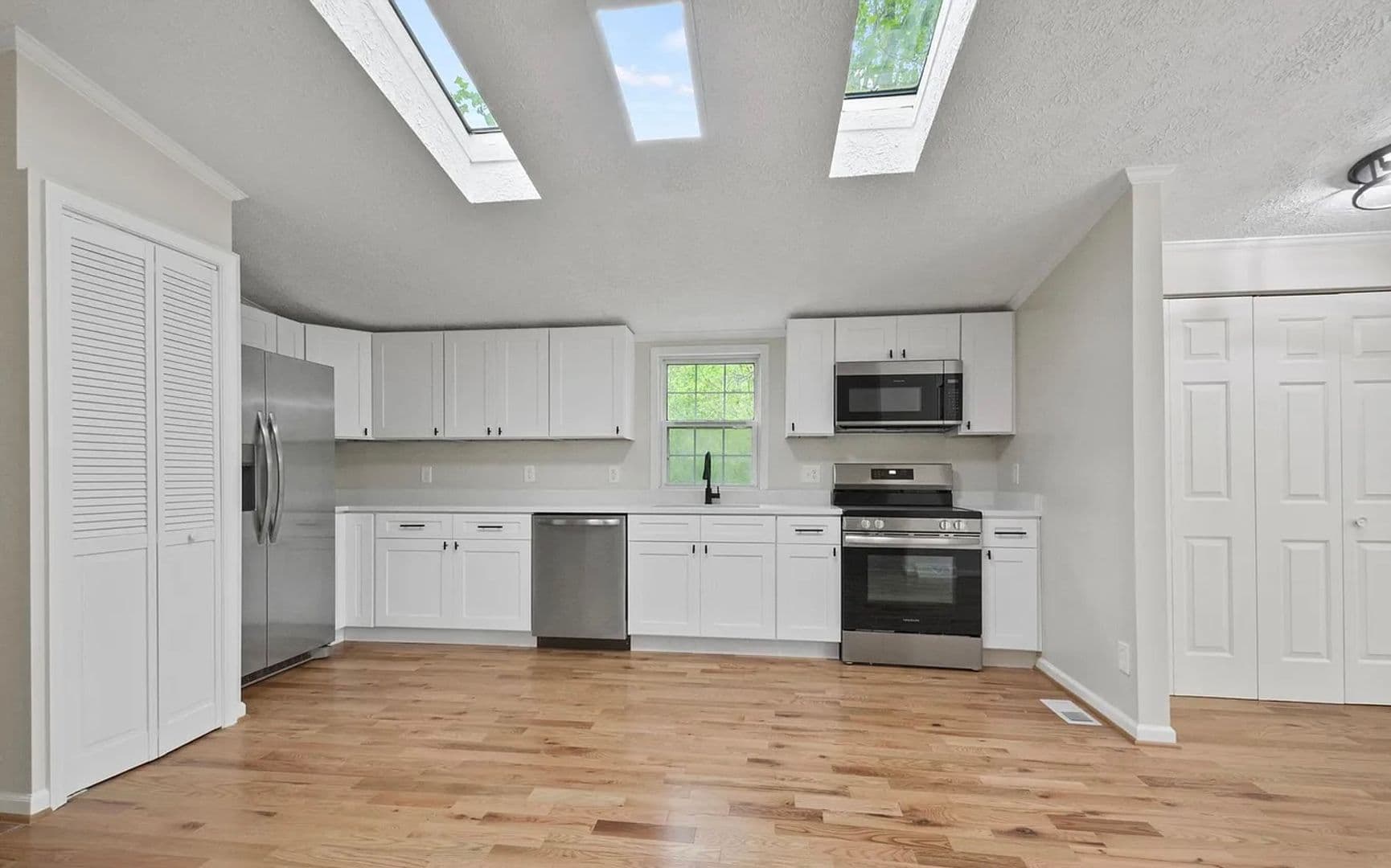 Woodford House: 7254 Lipscomb Dr.