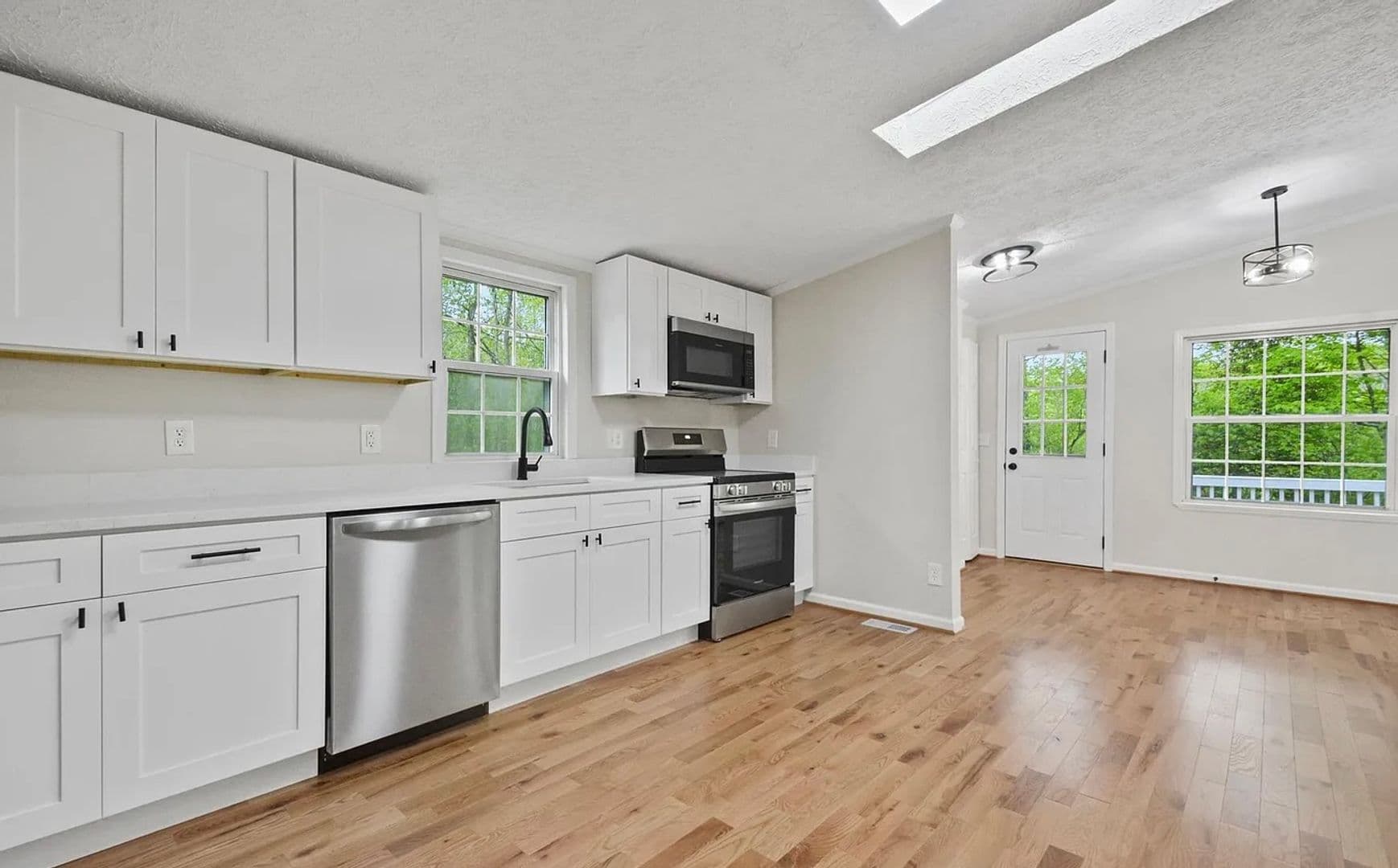 Woodford House: 7254 Lipscomb Dr.