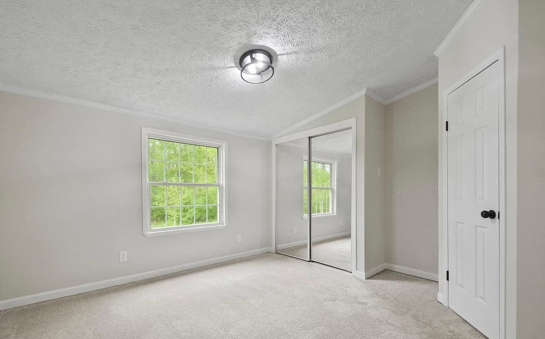Woodford House: 7254 Lipscomb Dr.