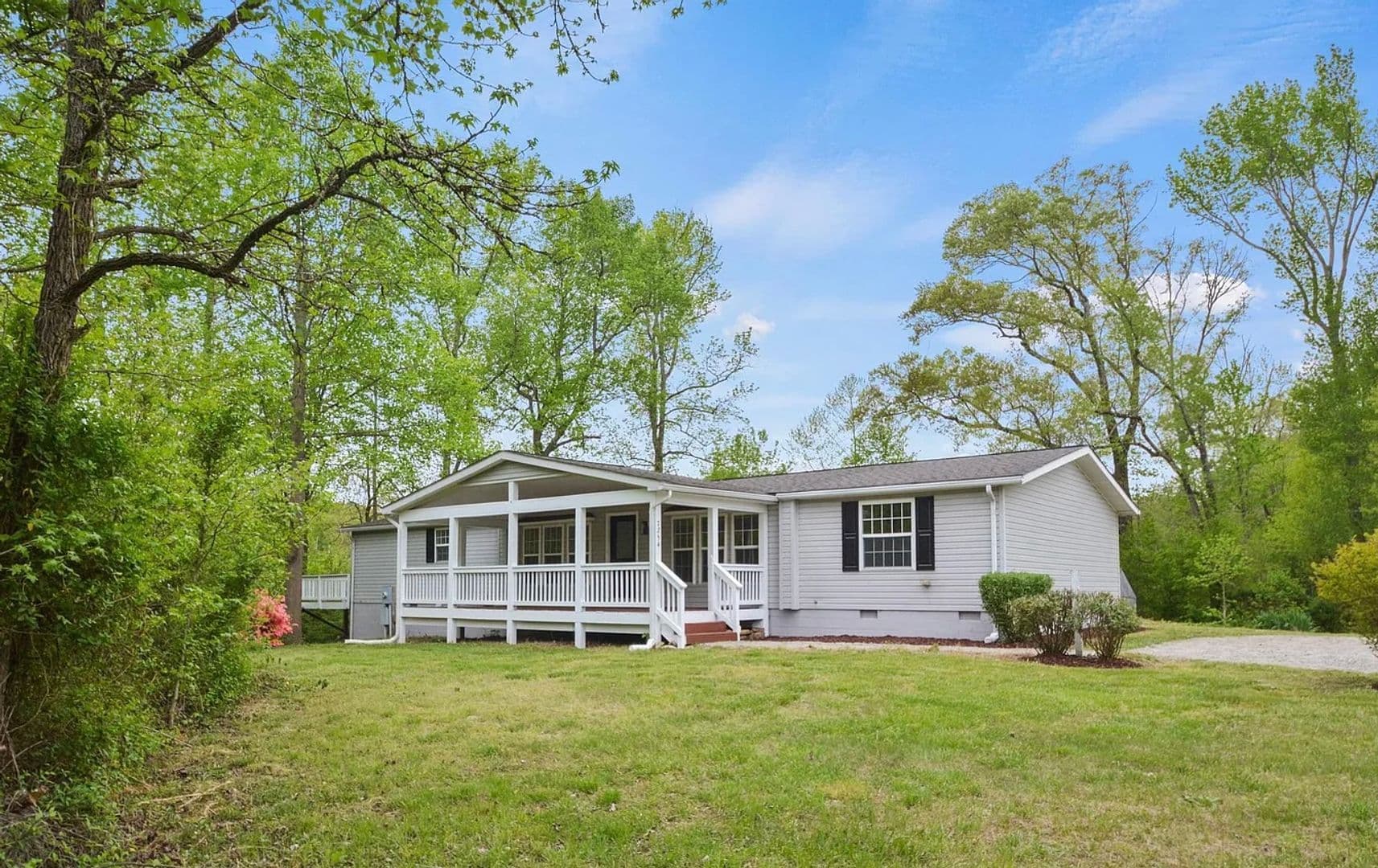 Woodford House: 7254 Lipscomb Dr.