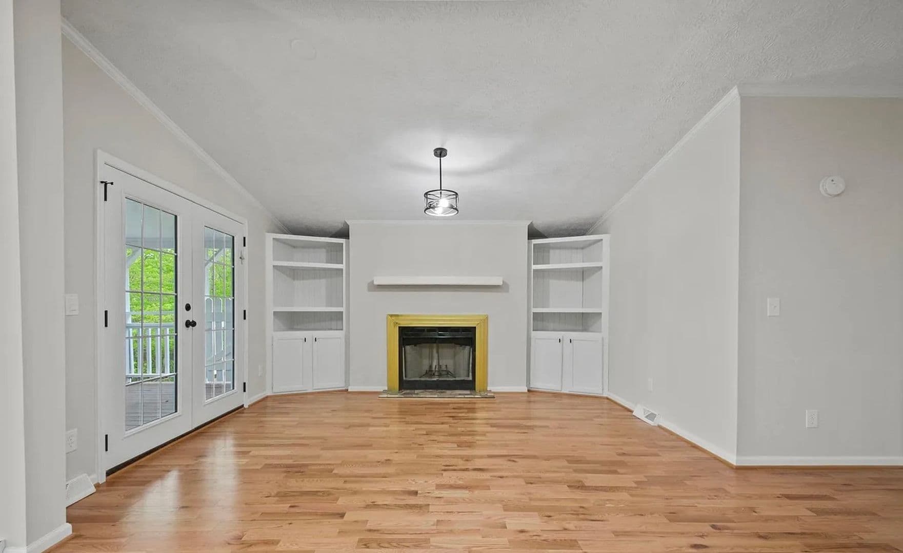 Woodford House: 7254 Lipscomb Dr.
