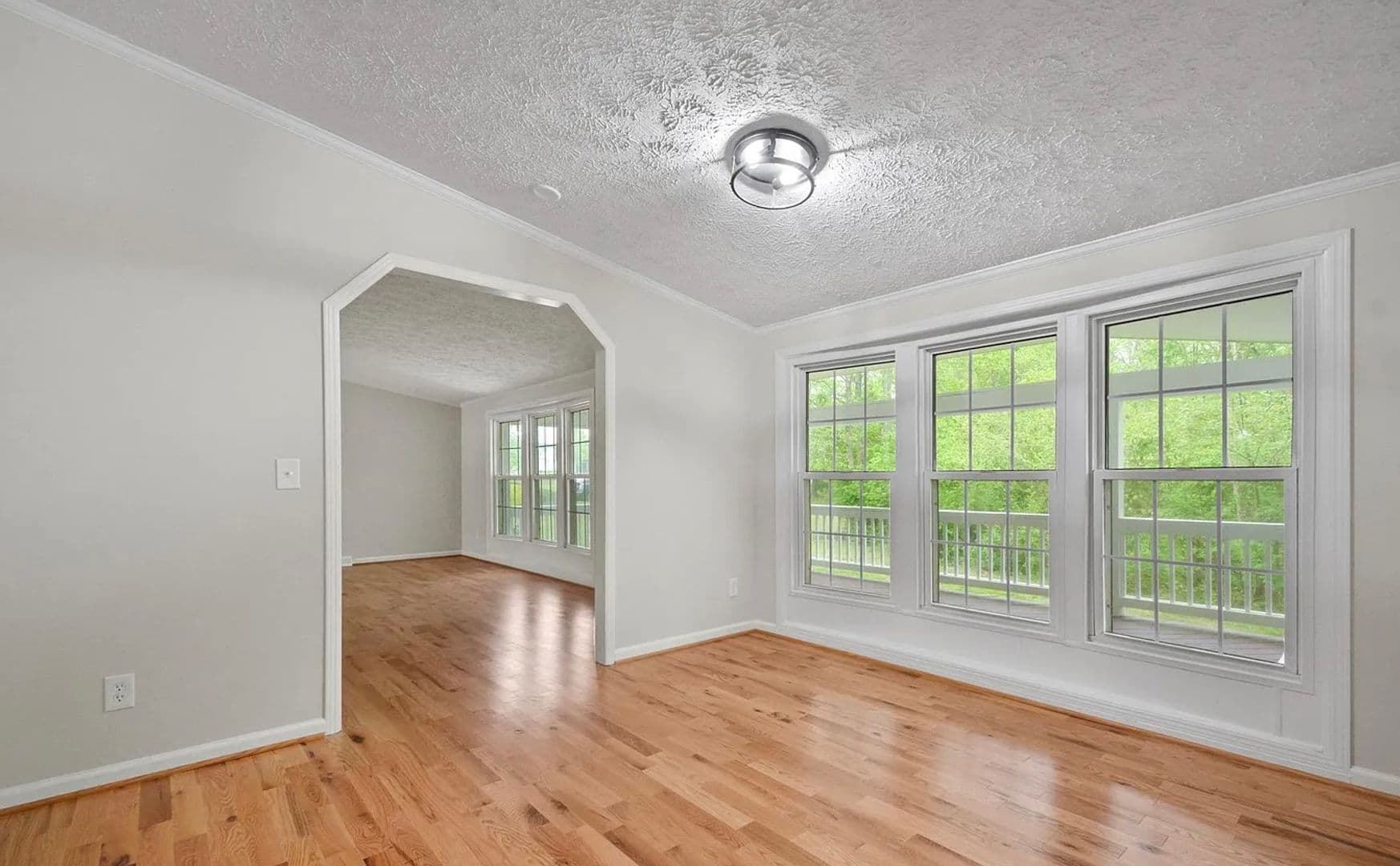 Woodford House: 7254 Lipscomb Dr.
