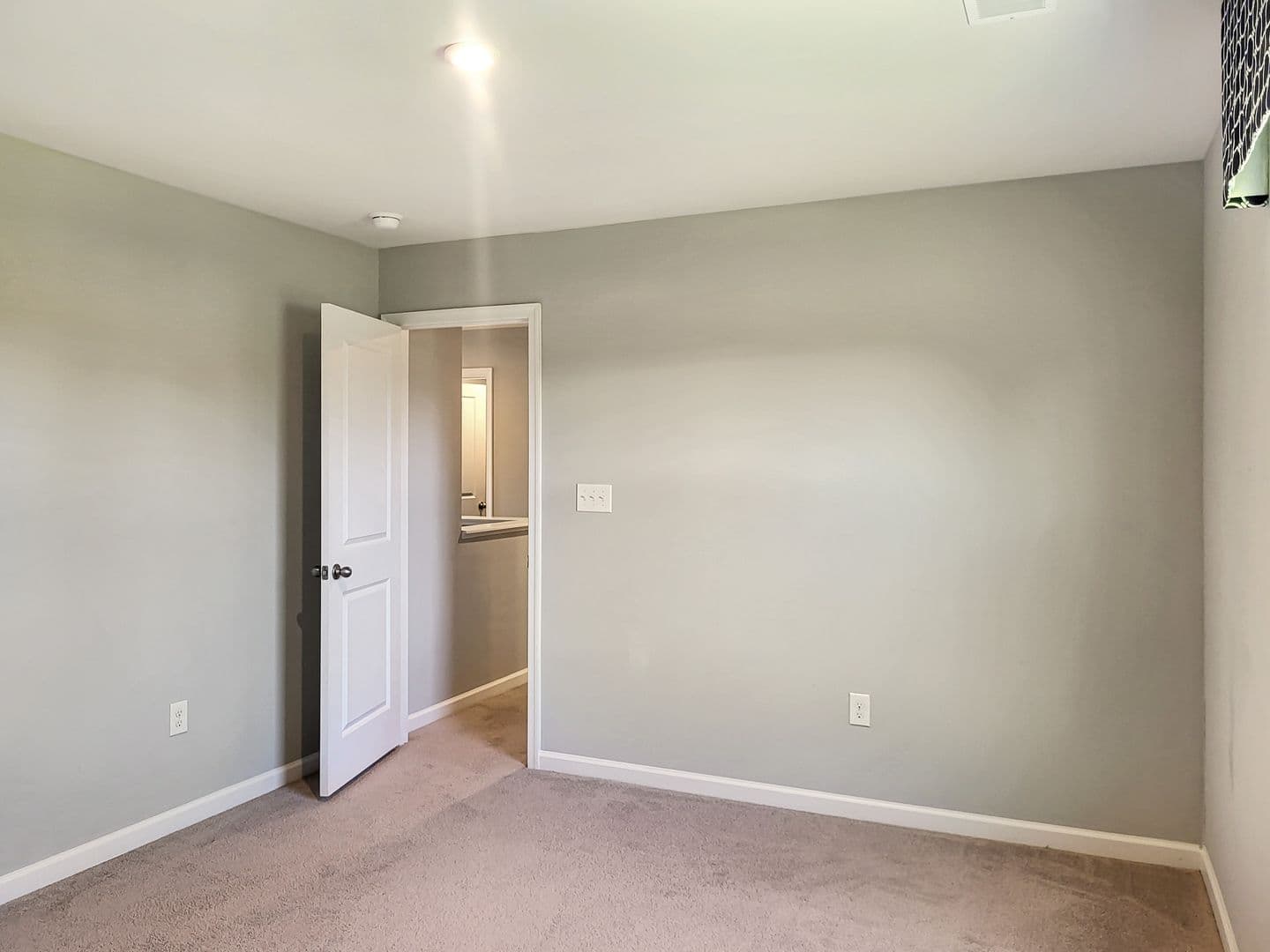 Ruckersville House: 31 Oland St