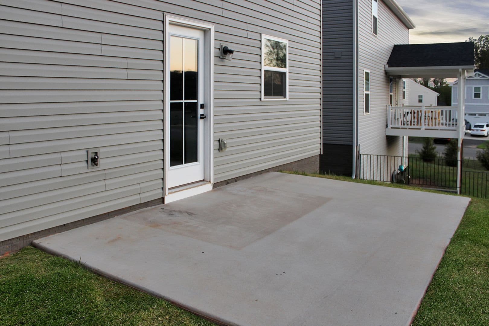 Barboursville House: 80 Glacier Ave.