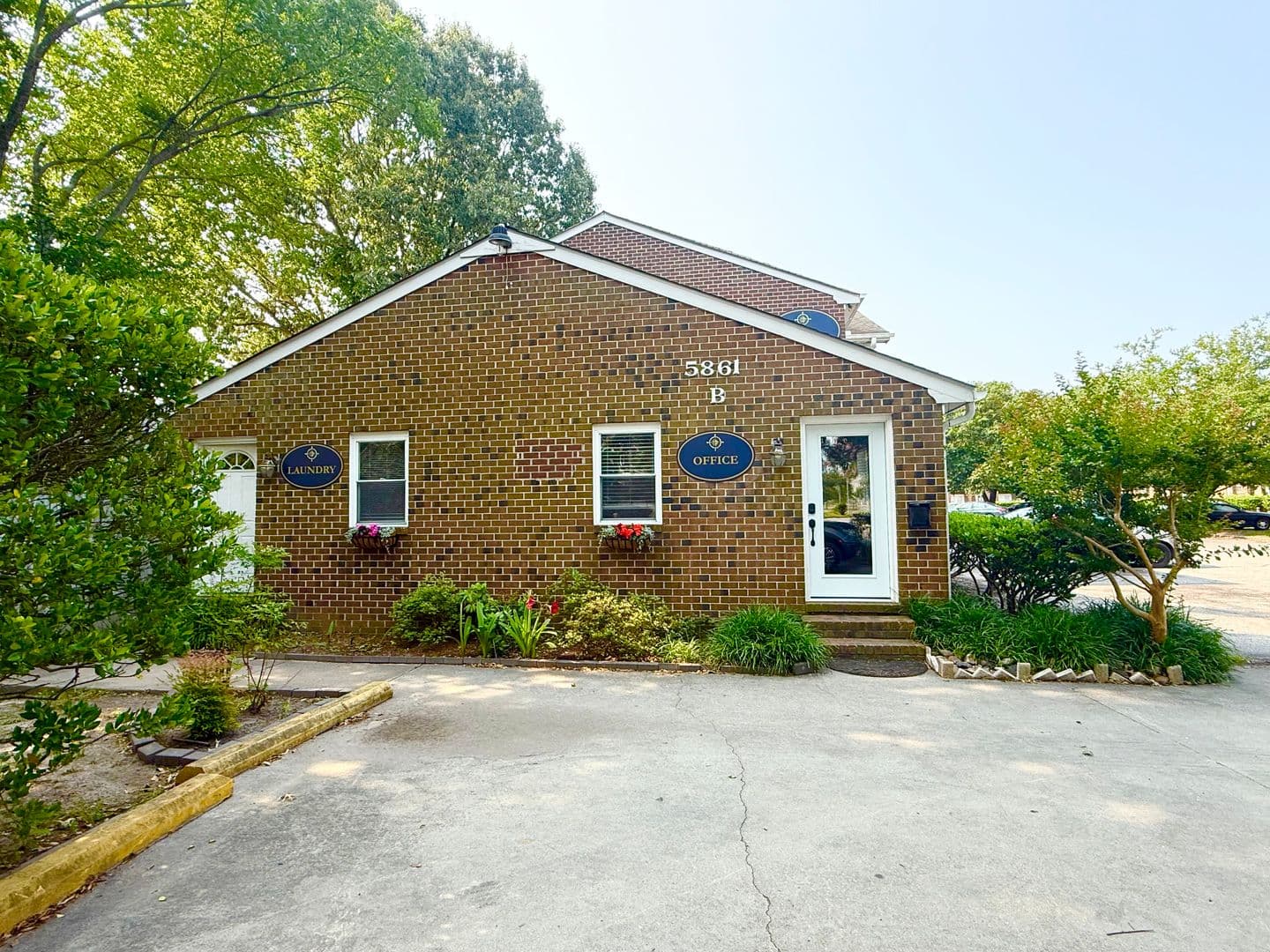 Norfolk Apartment: 451 Frizzell Avenue