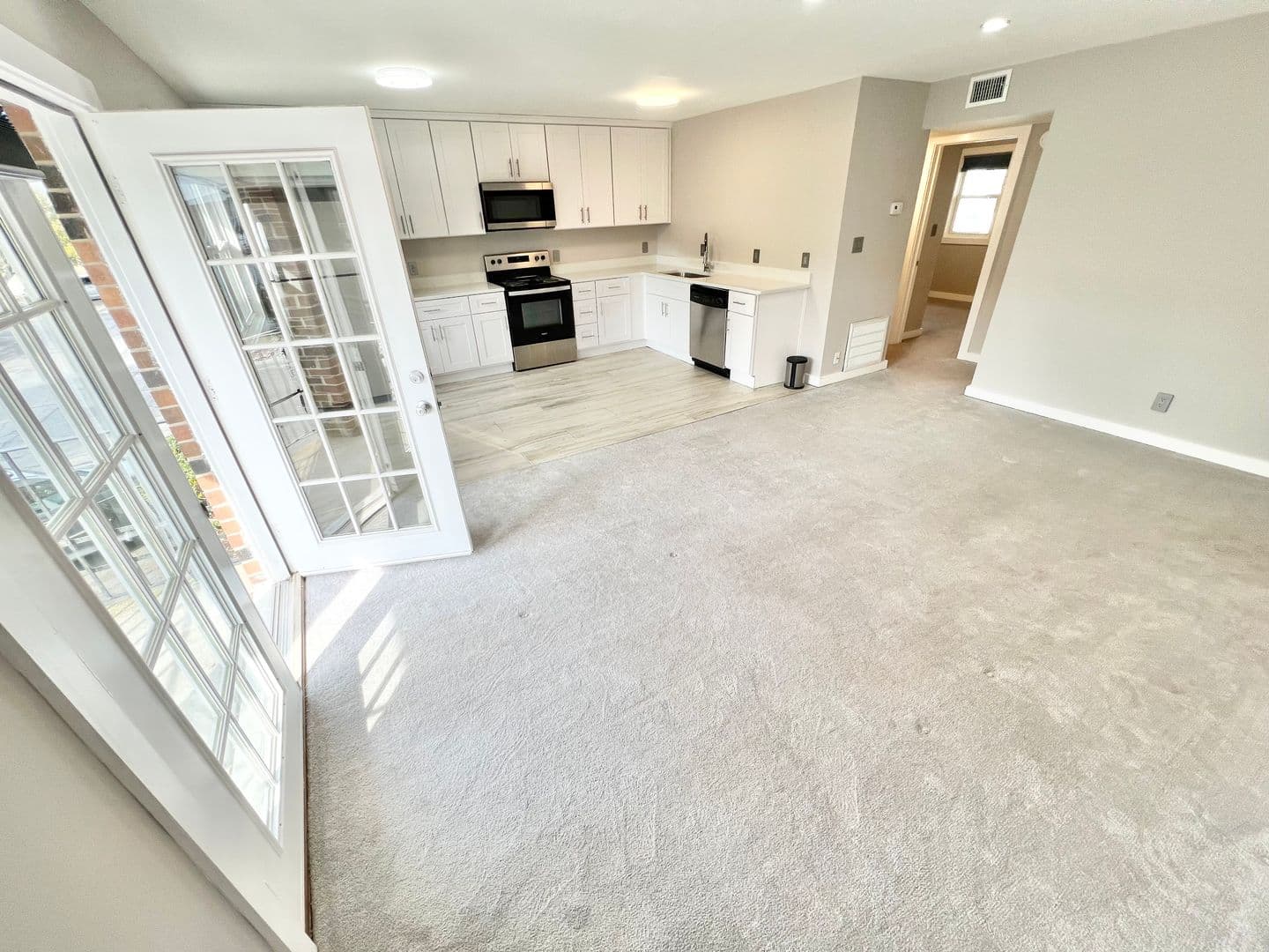 Norfolk Apartment: 5861 Poplar Hall Drive