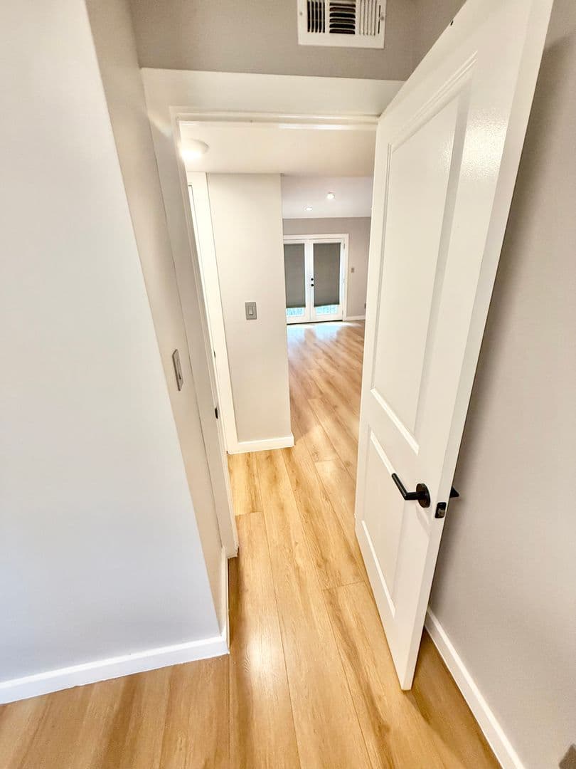 Norfolk Apartment: 5861 Poplar Hall Drive