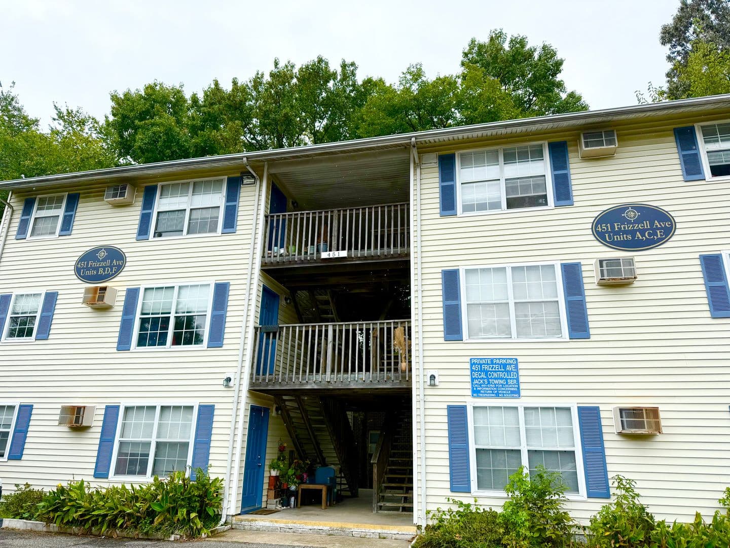 Norfolk Apartment: 451 Frizzell Avenue