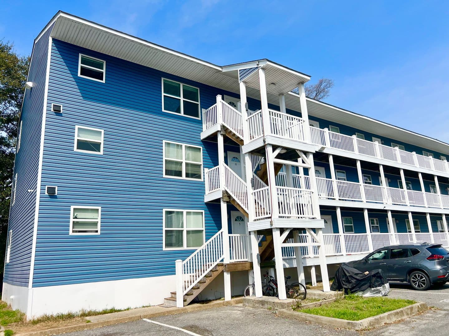 Norfolk Apartment: 2107-2111 Pretty Lake Ave