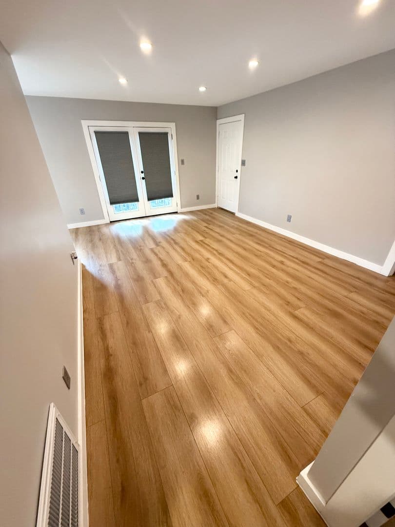 Norfolk Apartment: 5861 Poplar Hall Drive