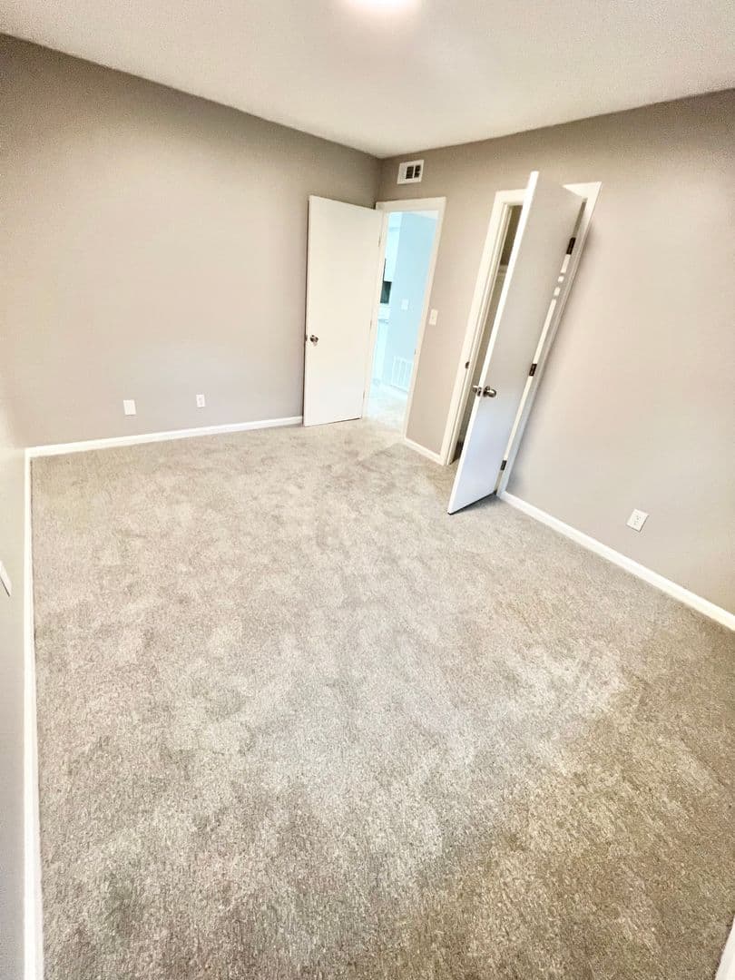 Norfolk Apartment: 5861 Poplar Hall Drive