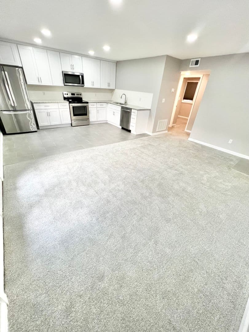 Norfolk Apartment: 5861 Poplar Hall Drive