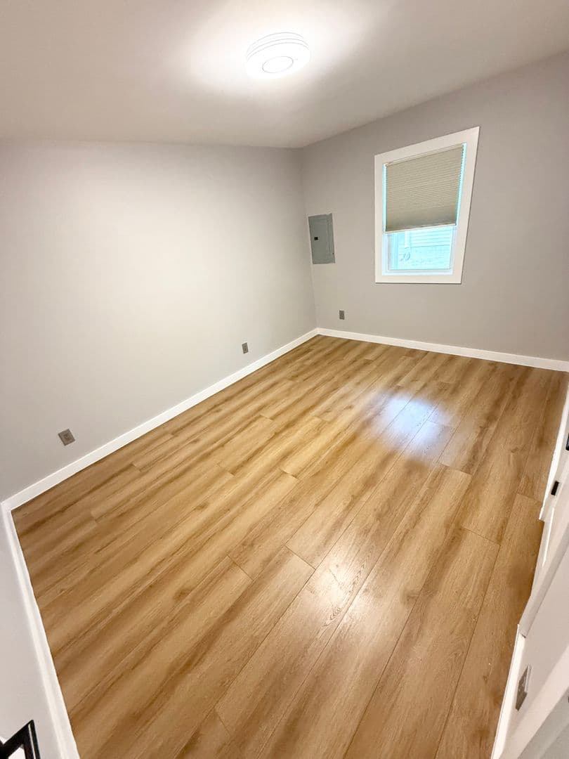 Norfolk Apartment: 5861 Poplar Hall Drive