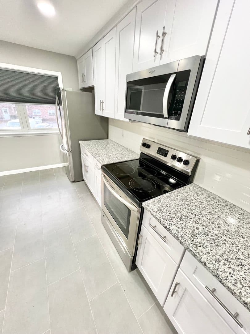 Norfolk Apartment: 5861 Poplar Hall Drive