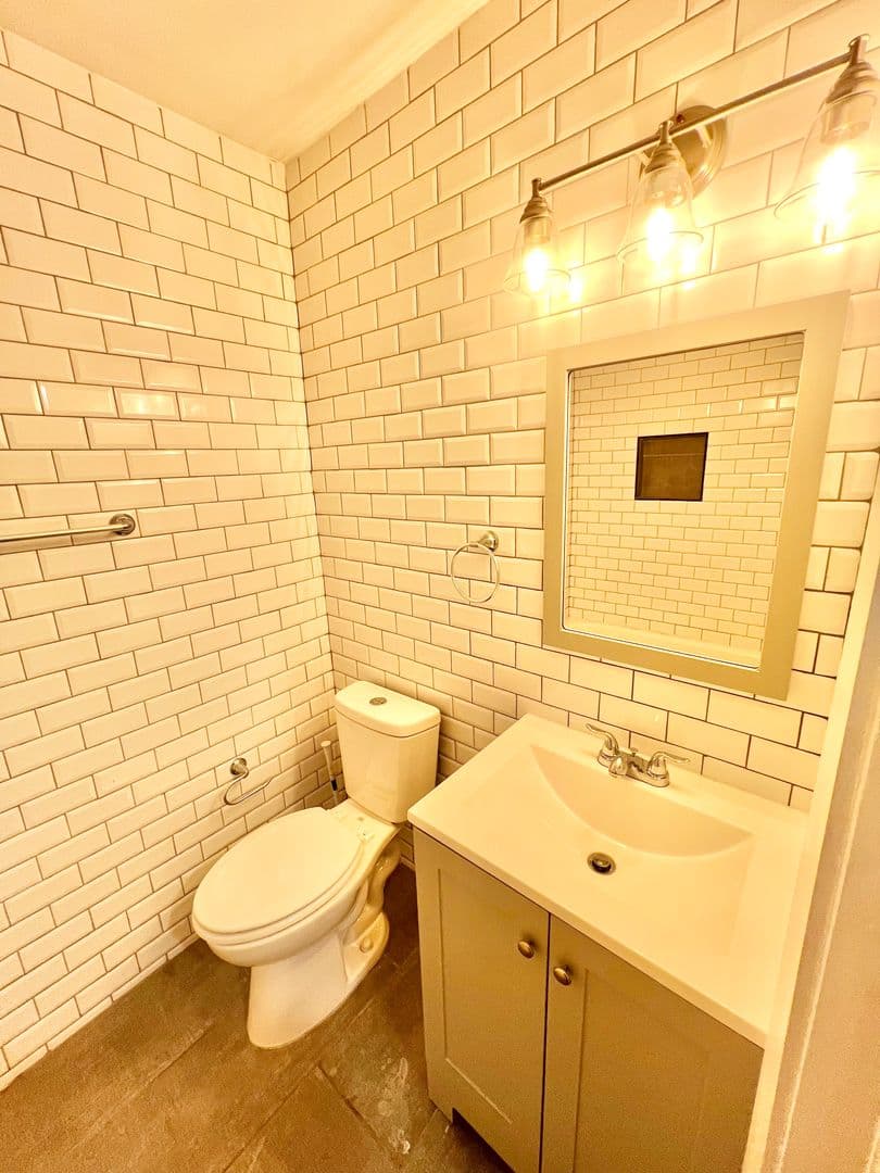 Norfolk Apartment: 5861 Poplar Hall Drive