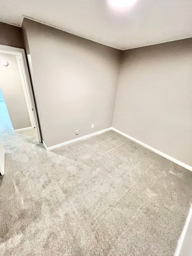 Norfolk Apartment: 5861 Poplar Hall Drive
